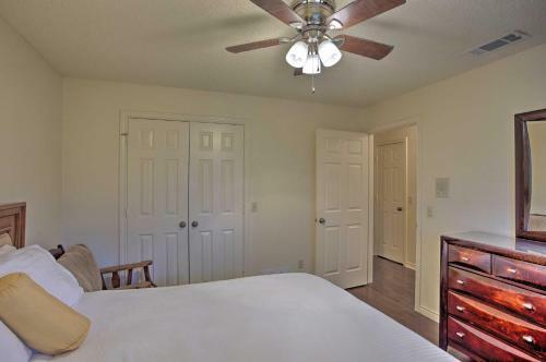 Family-friendly Home With Pool Table And Grill!