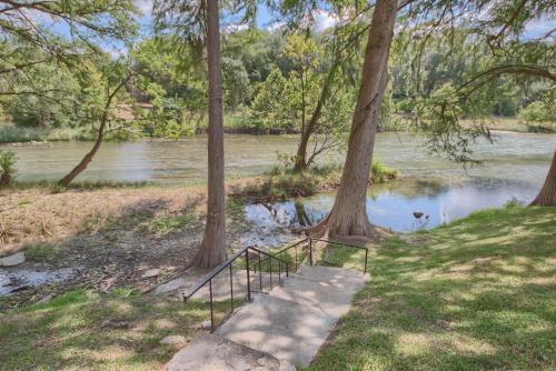 Guadalupe Lodge Rr 7806 Home