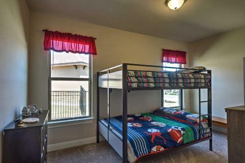 Charming Point Venture Retreat, Lake Travis Access
