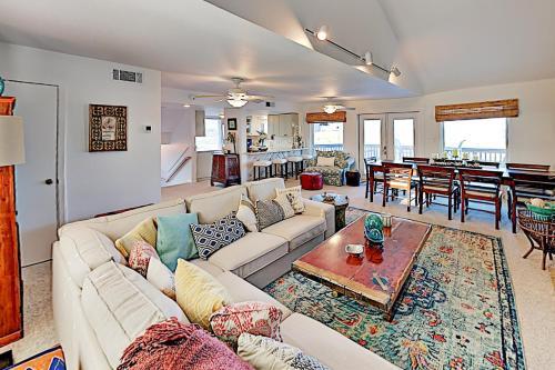 Lost Colony Beach House With Gulf Views & Pool! Home