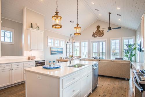 Blue Casa, Su Casa Home