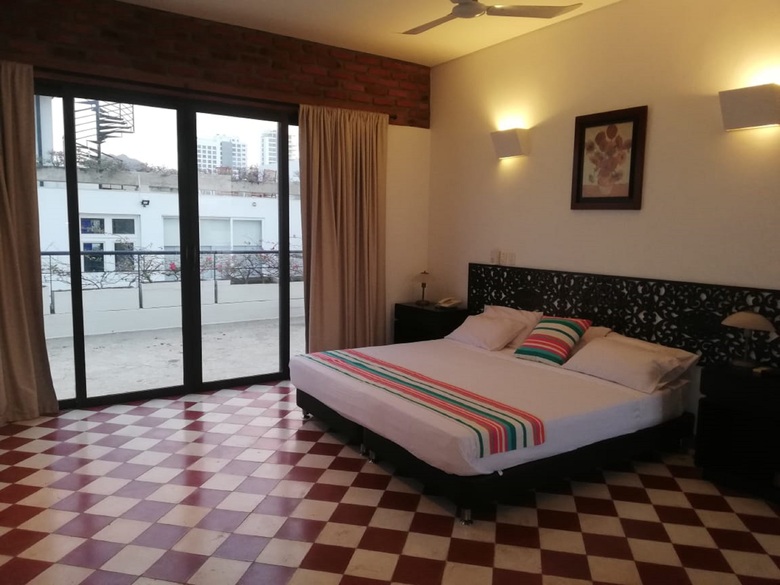Hotel La Calzada Del Santo