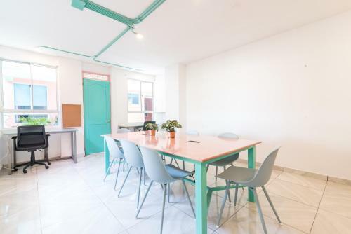 Hostal Flamingo Hostel & Coworking