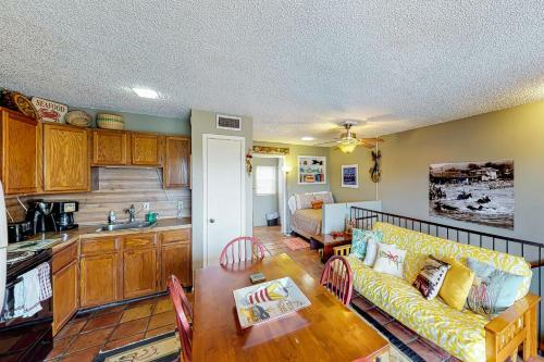 Fisherman's Paradise In Port Isabel-125 Windward Dr