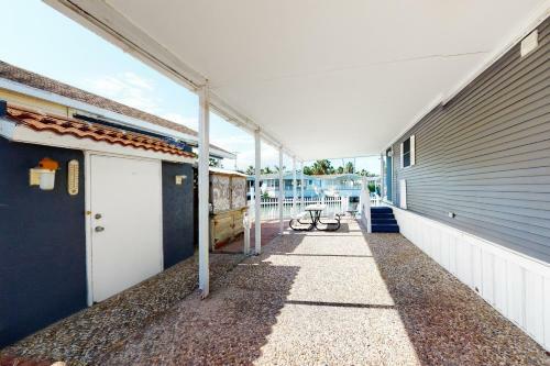 Long Island Village Unit 659 Island Breeze