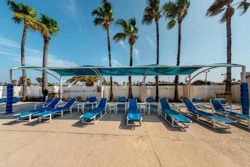 Long Island Village Unit 659 Island Breeze