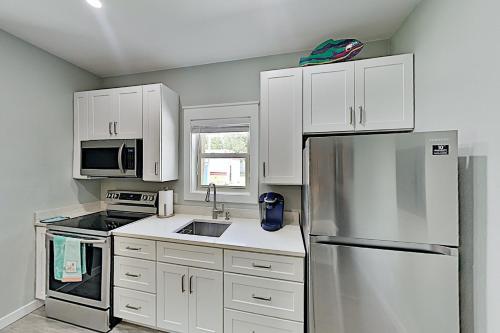 Apartamento Walk To Beach! Updated Hideaway With New Kitchen Apts
