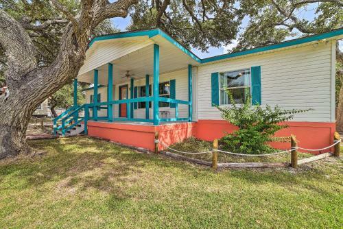 N Rockport Retreat With Porch, Deck And Fire Pit