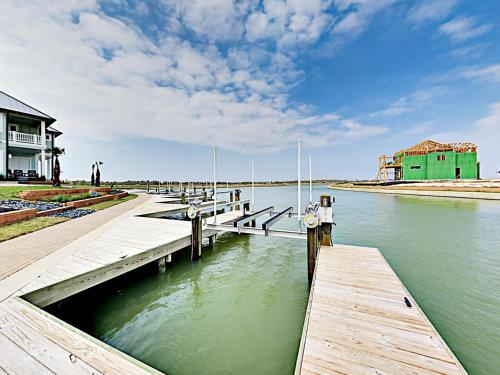 Luxe Waterfront Villa #203 Villa
