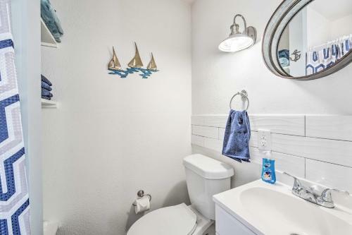 Apartamento The Salty Lime 2 Waterfront Getaway With Deck And Dock