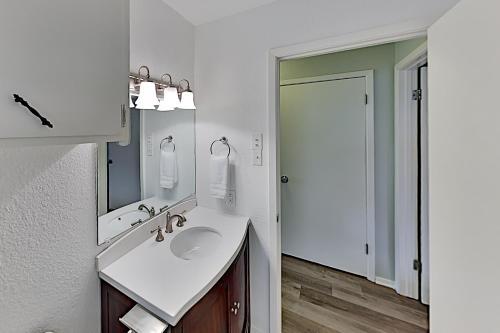 Apartamento Chic Old Rockport Getaway - Walk To Beach! Duplex