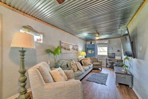 Copano Bay Cottage With Private Dock And Kayaks!