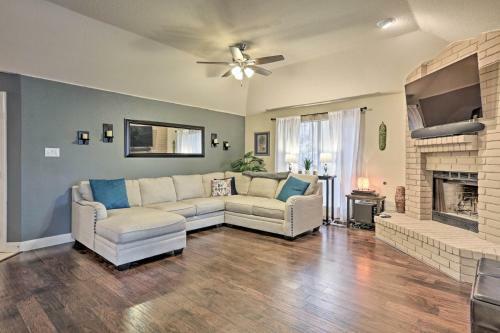 Live Oak Home - 15 Mi To Downtown San Antonio