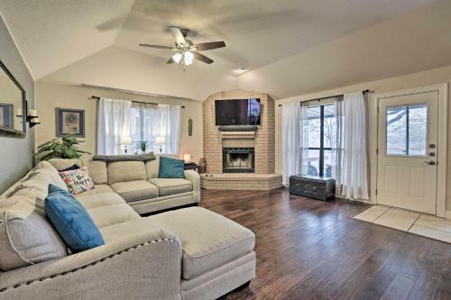 Live Oak Home - 15 Mi To Downtown San Antonio