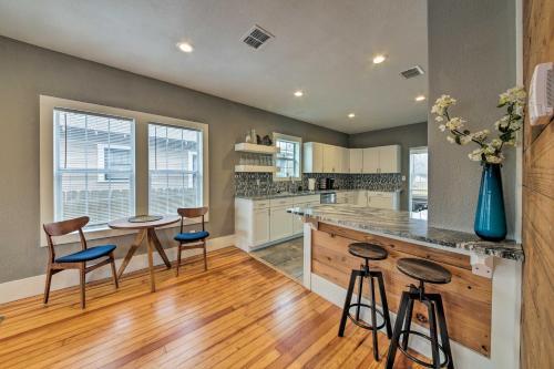 San Antonio Home With Yard - 2 Mi To Downtown!