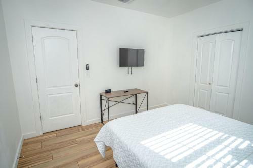 Cozy Remodeled 2br-1ba Near Downtown