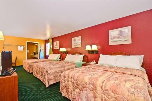 Hotel Pine Point Inn & Suites