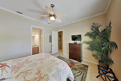 Apartamento Bright Beach Condo With Pool - Steps To The Sand! Condo