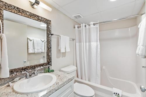 Enjoy A Perfect Beachview From Large Balcony! Spacious Beachfront Condo