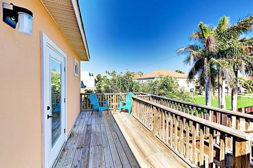 E Acapulco Townhouse Unit #a Townhouse