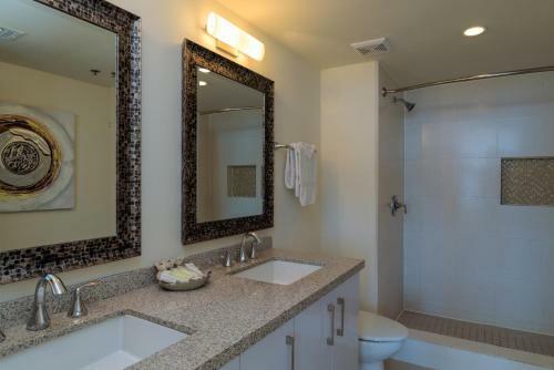 My Ideal Home By The Beach! Classy Bayview, Beachfront Resort, Shared Pools & Jacuzzi Pet Friendly