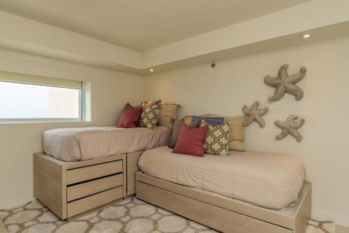 4br Bayview For Large Families! Beachfront Resort, Shared Pools & Jacuzzi