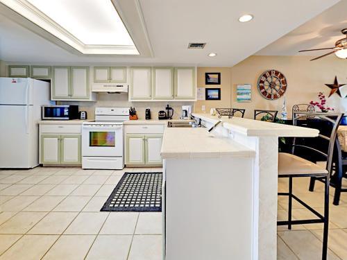 Apartamento 4400 Gulf Blvd Condo Unit 408