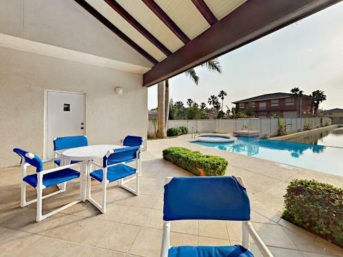 Apartamento New Listing! Modern Beach Condo With Infinity Pool Condo