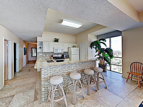 Apartamento New Listing! Gulf-view Penthouse Corner Unit Condo