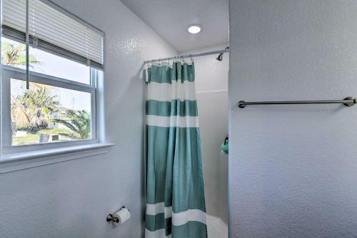 Luxe Surfside Beach Getaway Less Than 1 Block To Ocean!