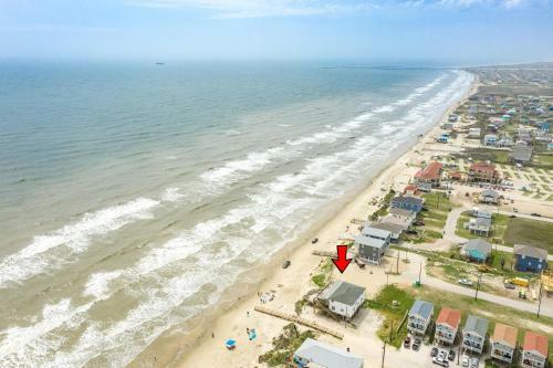 Unobstructed Oceanfront Sea Otter Unit 4 Beach Pad!
