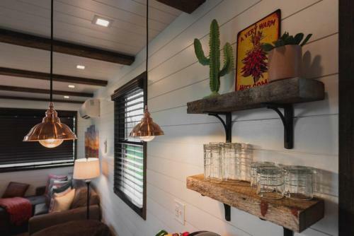 Beautiful New Container Home 12 Min. To Magnolia