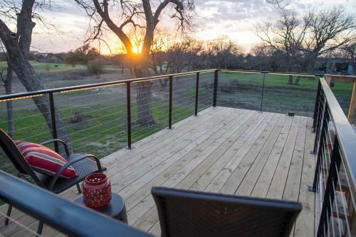 Elegant Container Home Tiny House#1 Near Magnolia