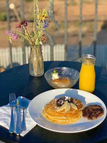 Annie's Place Bed & Breakfast