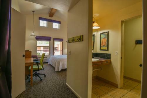 Hotel Gonzo Inn Unit 213 - Downtown Moab Unit Sleeps 2