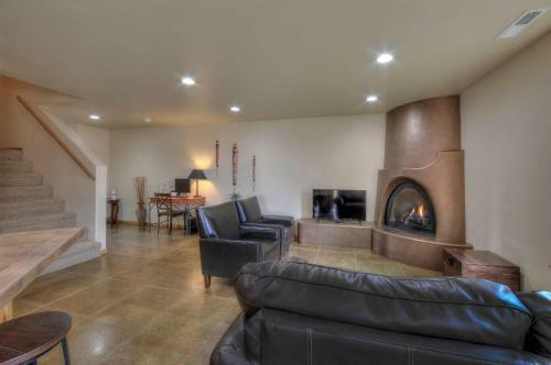 Sg2 -15 Minutes From Arches Park - Wrap-around Deck With Views!