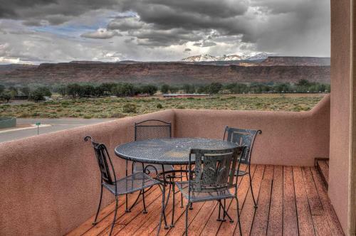 Sg2 -15 Minutes From Arches Park - Wrap-around Deck With Views!