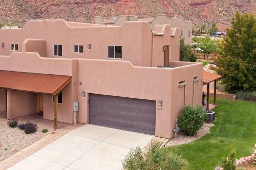 Sg2 -15 Minutes From Arches Park - Wrap-around Deck With Views!