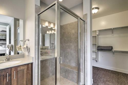 Luxury Downtown Moab Townhome With Pool Access!