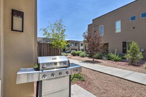 Luxury Downtown Moab Townhome With Pool Access!