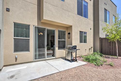 Luxury Downtown Moab Townhome With Pool Access!