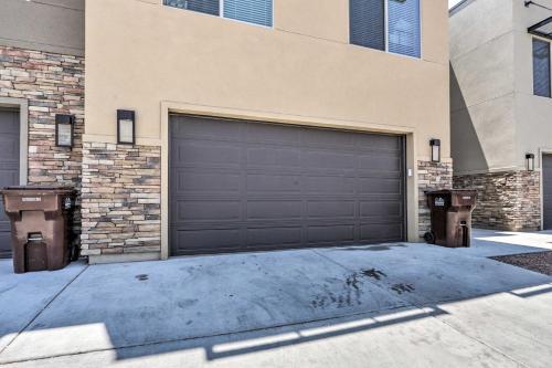 Luxury Downtown Moab Townhome With Pool Access!