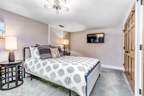 Alpine Retreat - 1266 Park Ave