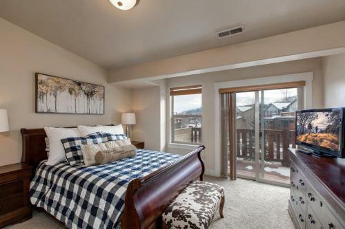 Luge Lane Luxury 5452