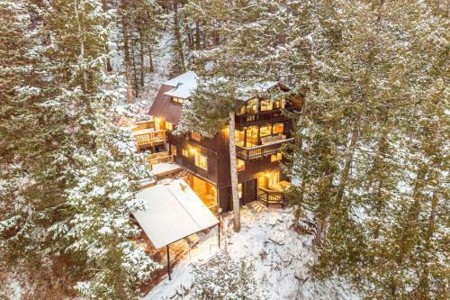 Treetop - Rustic Secluded Cabin W Fireplace & Views