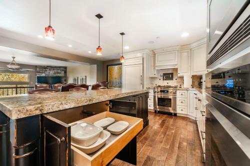 Ski Haven Elegant Spacious Townhome W Private Hot Tub
