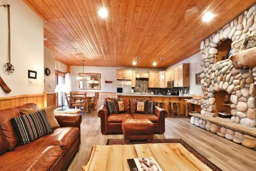Timberwolf Lodge #3d By Blueswell