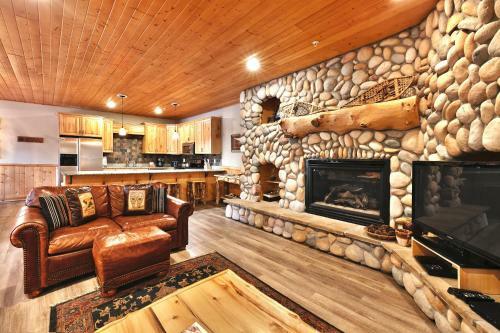 Timberwolf Lodge #3d By Blueswell