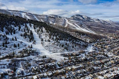 Ski And Ride Woodside By Casago
