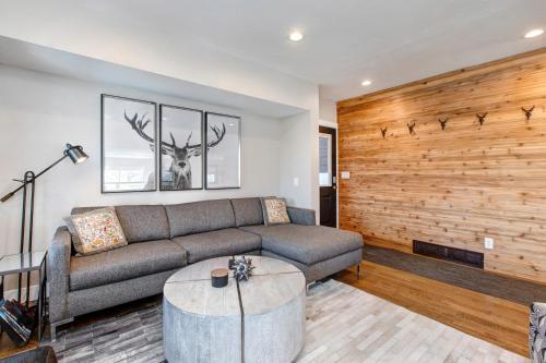 2-home Compound With Hot Tub - Walk To Main Street Home